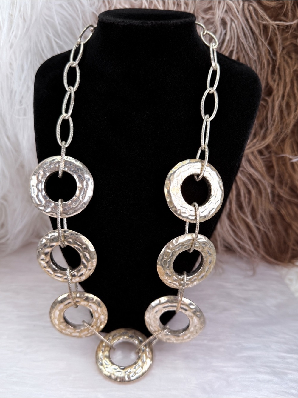 Vintage Silver Tone Hammered Circle Link Statement Necklace - Picture 6 of 8
